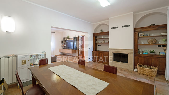 Image No.17-5 Bed Country House for sale