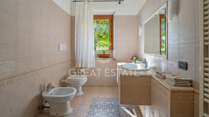 Image No.22-5 Bed Country House for sale