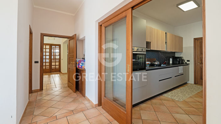 Image No.25-5 Bed Country House for sale
