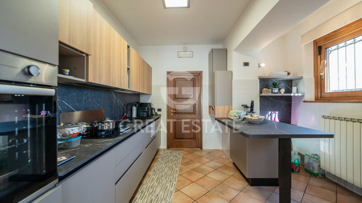 Image No.26-5 Bed Country House for sale