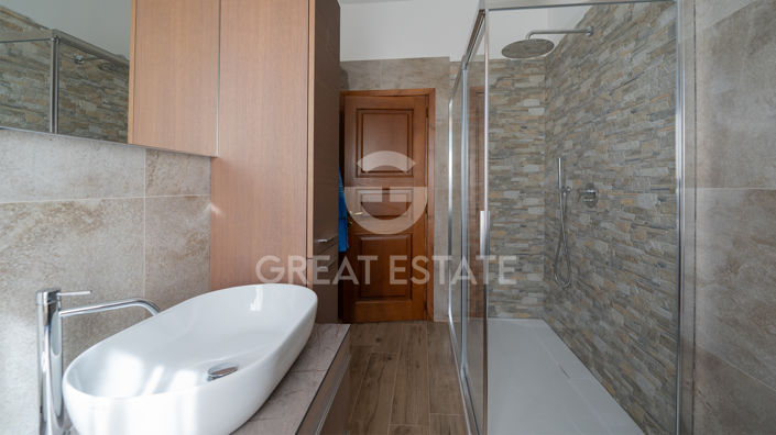 Image No.37-5 Bed Country House for sale