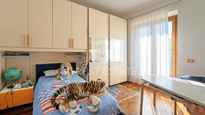Image No.38-5 Bed Country House for sale
