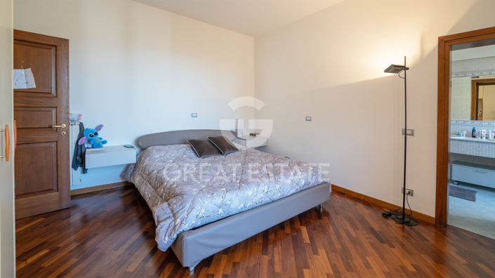 Image No.43-5 Bed Country House for sale