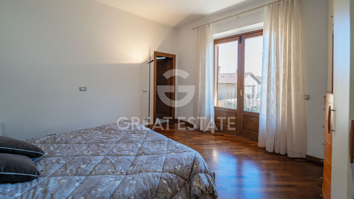 Image No.44-5 Bed Country House for sale