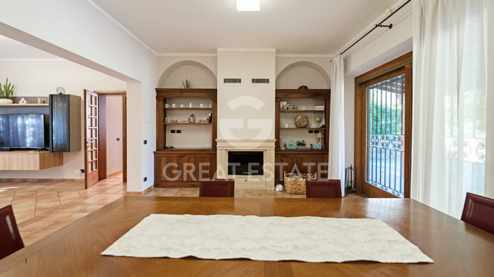Image No.7-5 Bed Country House for sale