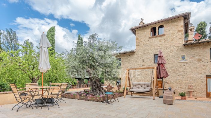 Image No.18-15 Bed Country House for sale