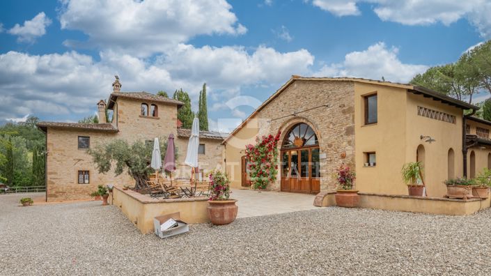Image No.19-15 Bed Country House for sale