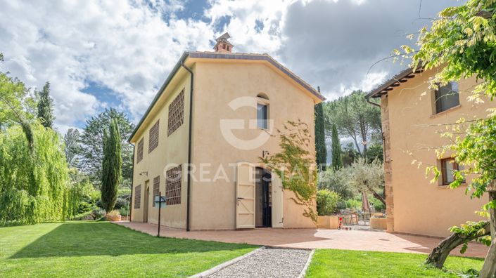 Image No.20-15 Bed Country House for sale