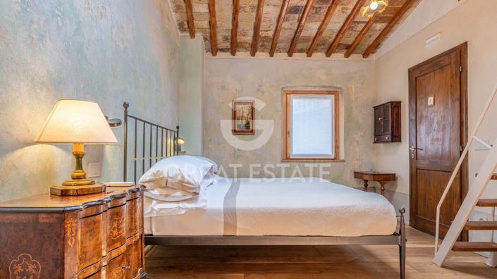 Image No.28-15 Bed Country House for sale