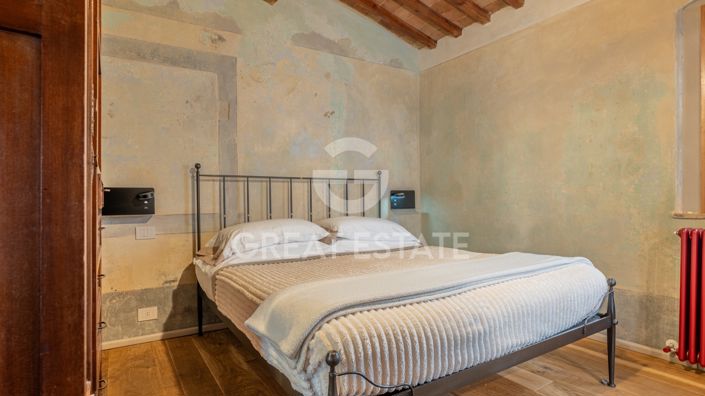 Image No.38-15 Bed Country House for sale