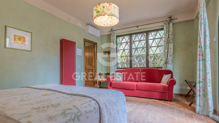 Image No.40-15 Bed Country House for sale