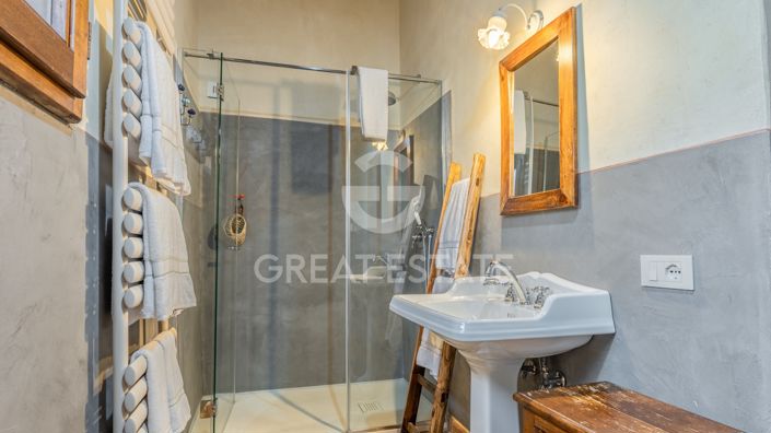 Image No.43-15 Bed Country House for sale