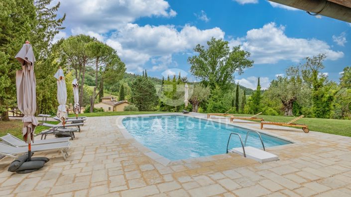 Image No.9-15 Bed Country House for sale