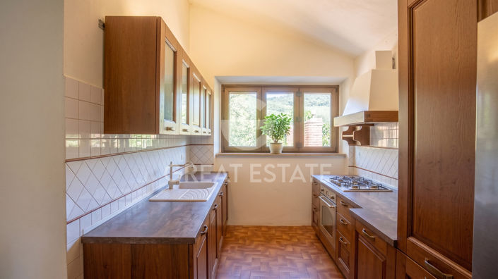 Image No.7-6 Bed Country House for sale