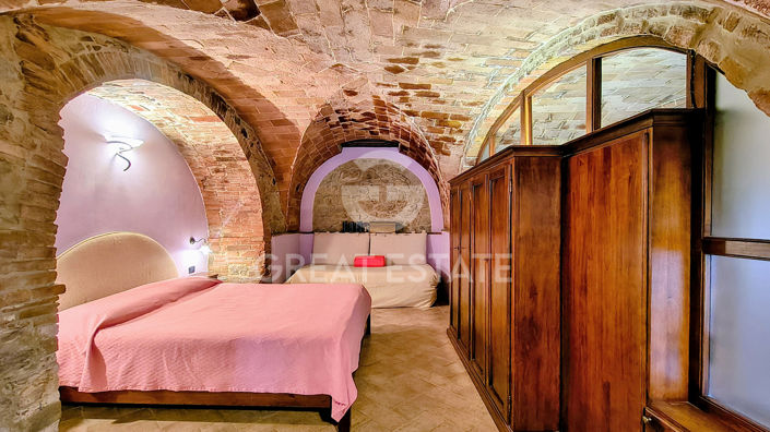 Image No.29-Ferme de 13 chambres à vendre à Volterra