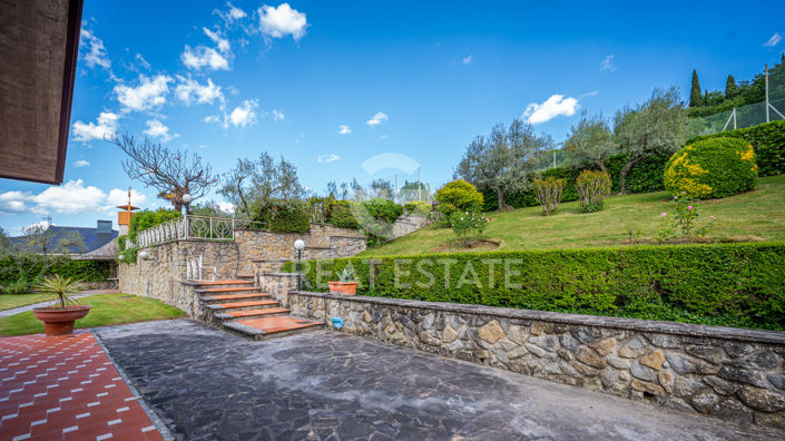 Image No.18-7 Bed Country House for sale