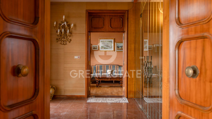 Image No.2-7 Bed Country House for sale