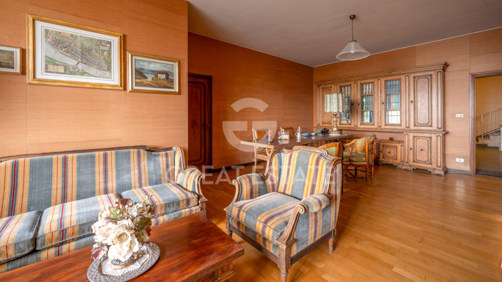 Image No.34-7 Bed Country House for sale