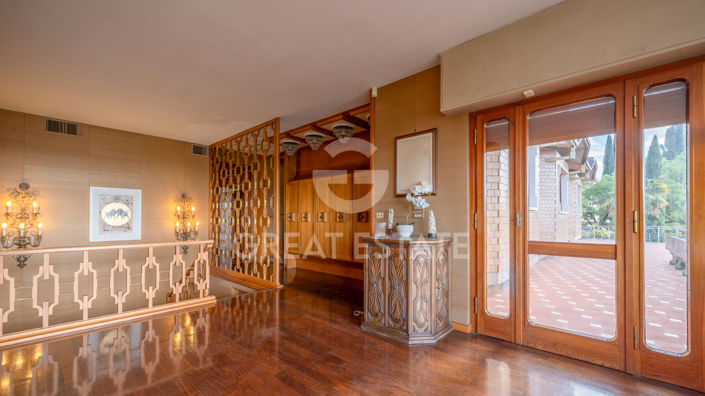 Image No.40-7 Bed Country House for sale