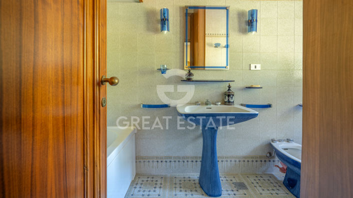 Image No.50-7 Bed Country House for sale
