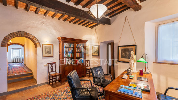 Image No.15-7 Bed Country House for sale