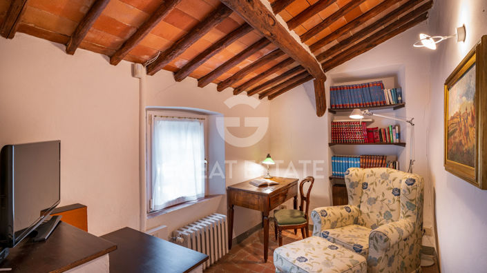 Image No.18-7 Bed Country House for sale