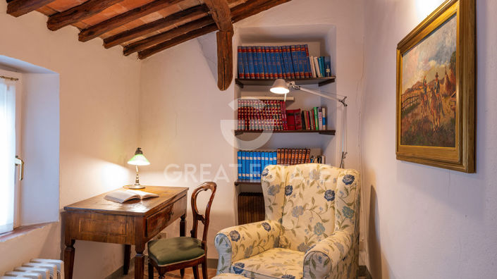 Image No.19-7 Bed Country House for sale