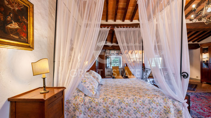 Image No.22-7 Bed Country House for sale