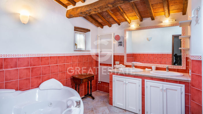 Image No.26-7 Bed Country House for sale