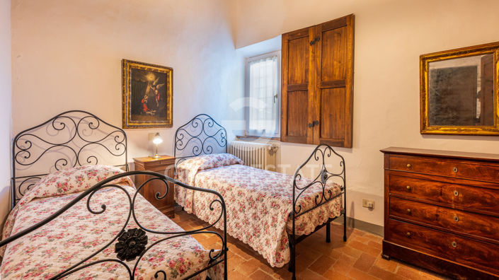 Image No.31-7 Bed Country House for sale