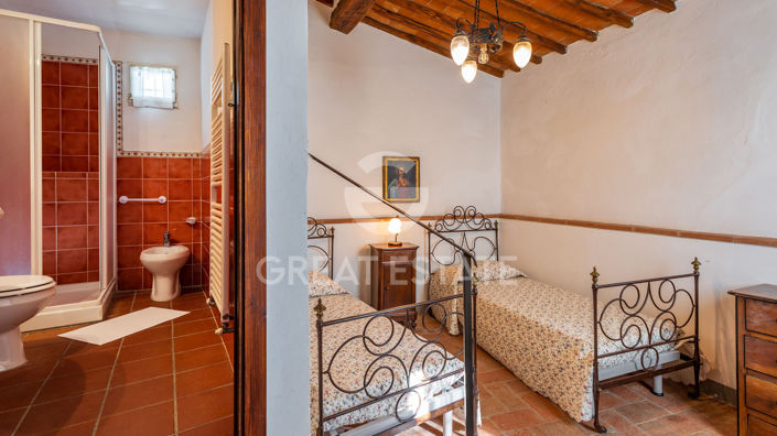 Image No.32-7 Bed Country House for sale