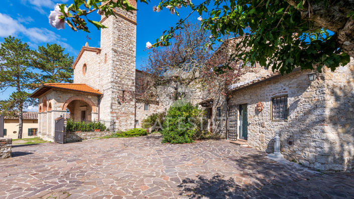 Image No.7-7 Bed Country House for sale