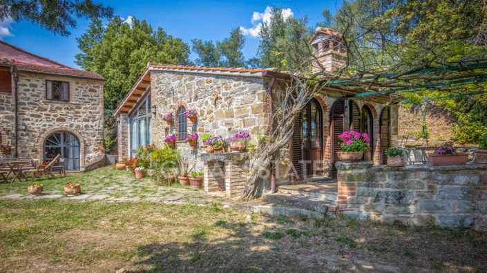 Image No.39-4 Bed Country House for sale
