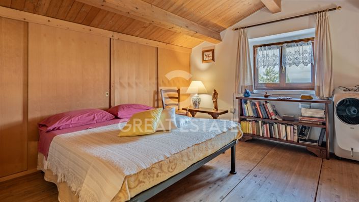 Image No.40-13 Bed Country House for sale