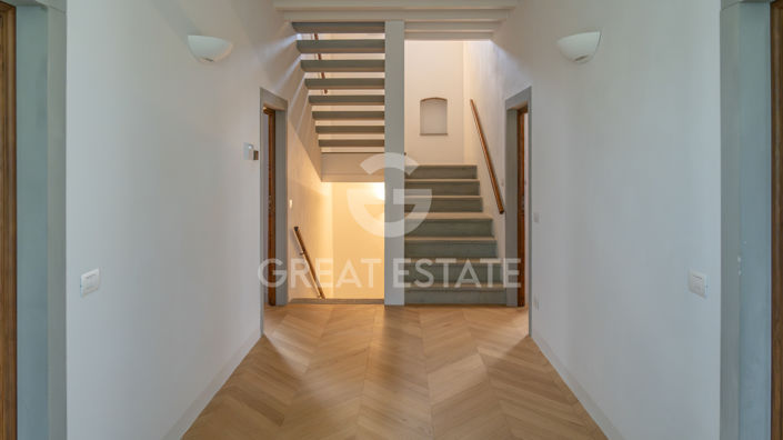 Image No.31-7 Bed Country House for sale