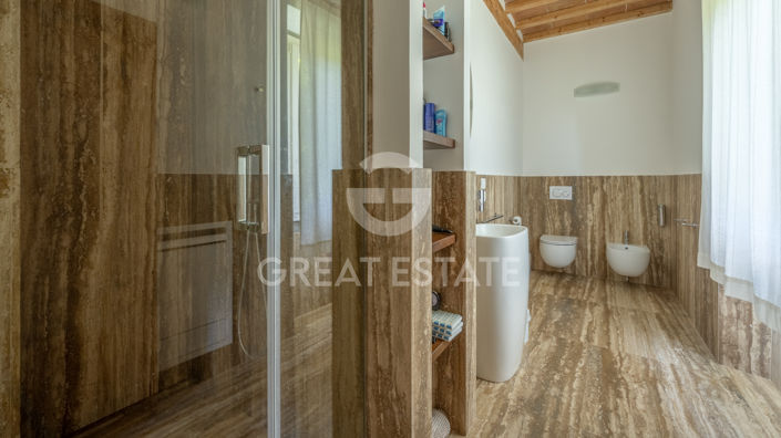 Image No.33-7 Bed Country House for sale