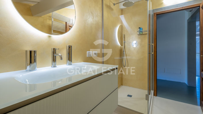 Image No.43-7 Bed Country House for sale