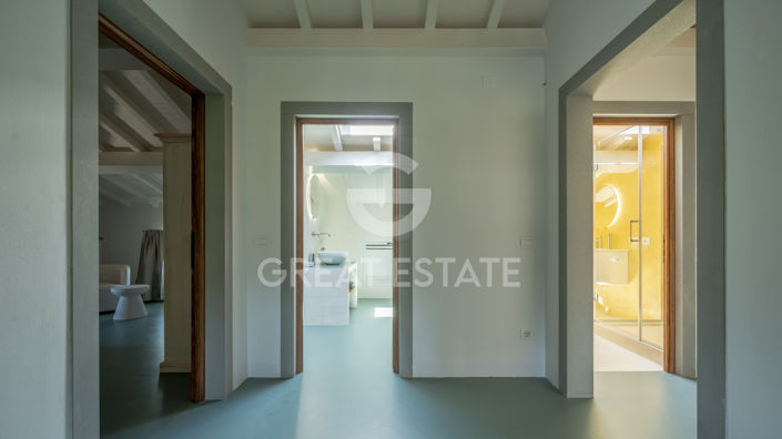 Image No.44-7 Bed Country House for sale