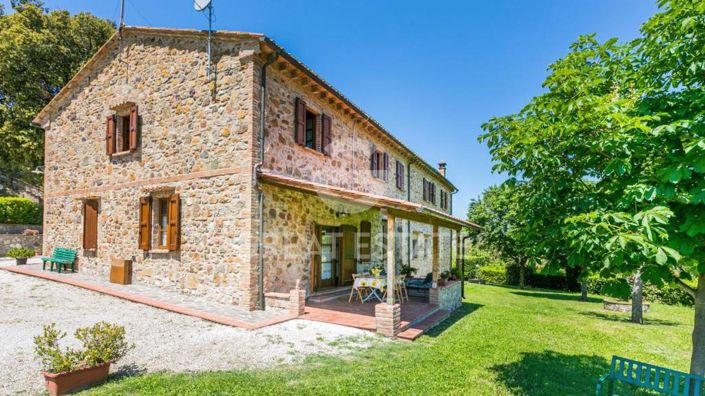 Image No.12-10 Bed Country House for sale