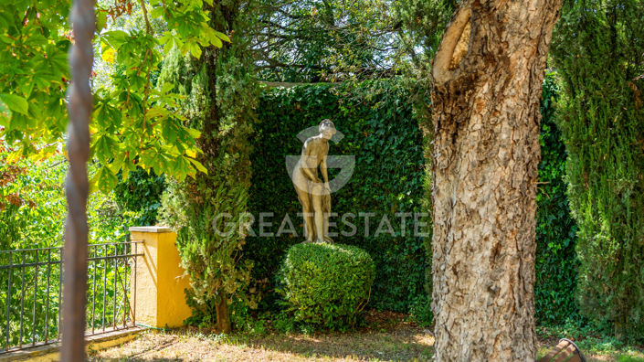 Image No.32-5 Bed Villa for sale