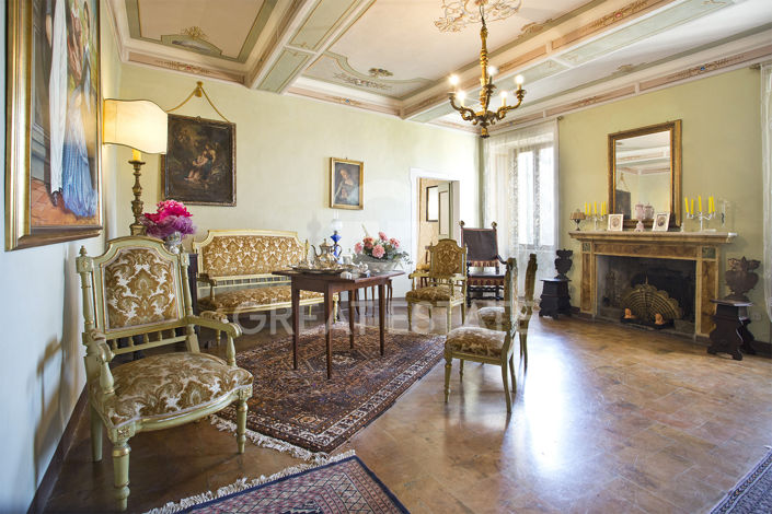 Image No.40-5 Bed Villa for sale