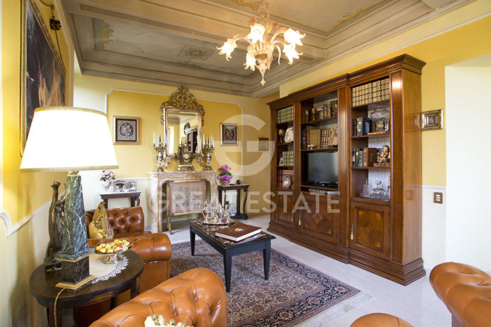 Image No.42-5 Bed Villa for sale
