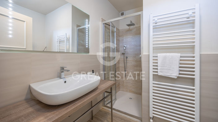 Image No.47-10 Bed Country House for sale