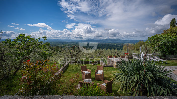 Image No.12-8 Bed Country House for sale