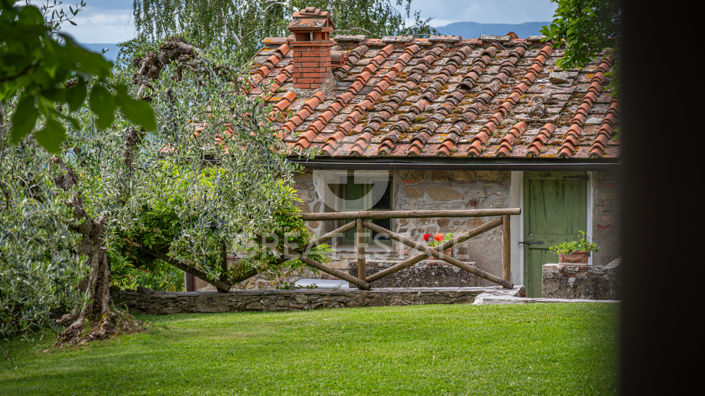Image No.19-8 Bed Country House for sale