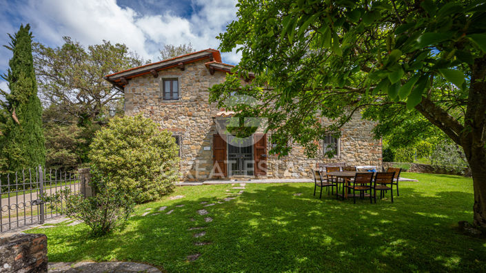Image No.20-8 Bed Country House for sale