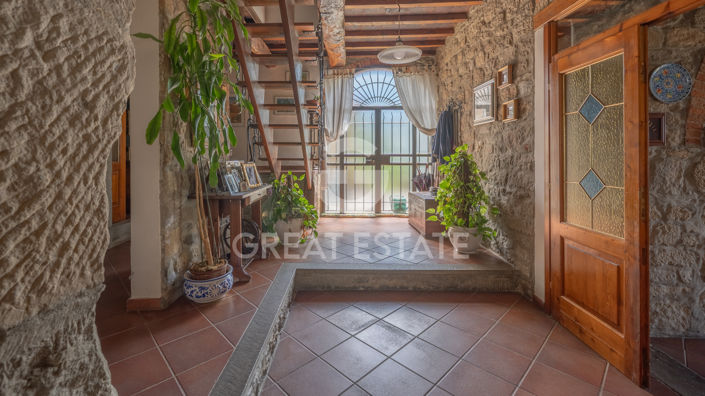 Image No.3-8 Bed Country House for sale