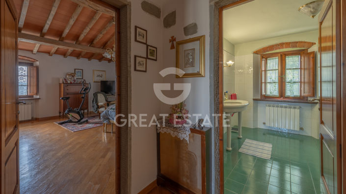 Image No.37-8 Bed Country House for sale