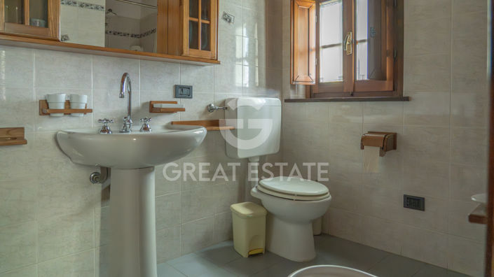Image No.48-8 Bed Country House for sale