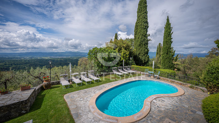 Image No.9-8 Bed Country House for sale